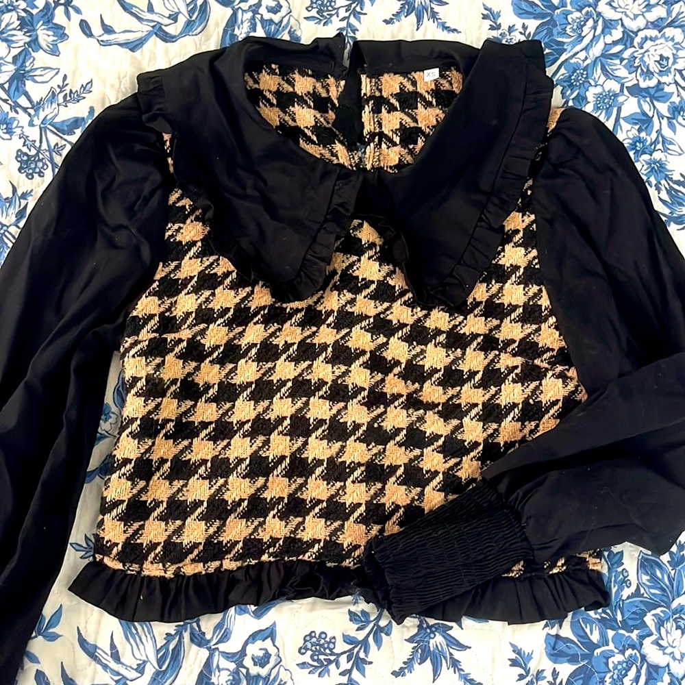 Houndstooth tweed Peter Pan collar blouse